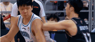 程博:杨瀚森称NBA的对抗更文明 让在场记者们对CBA产生了兴趣