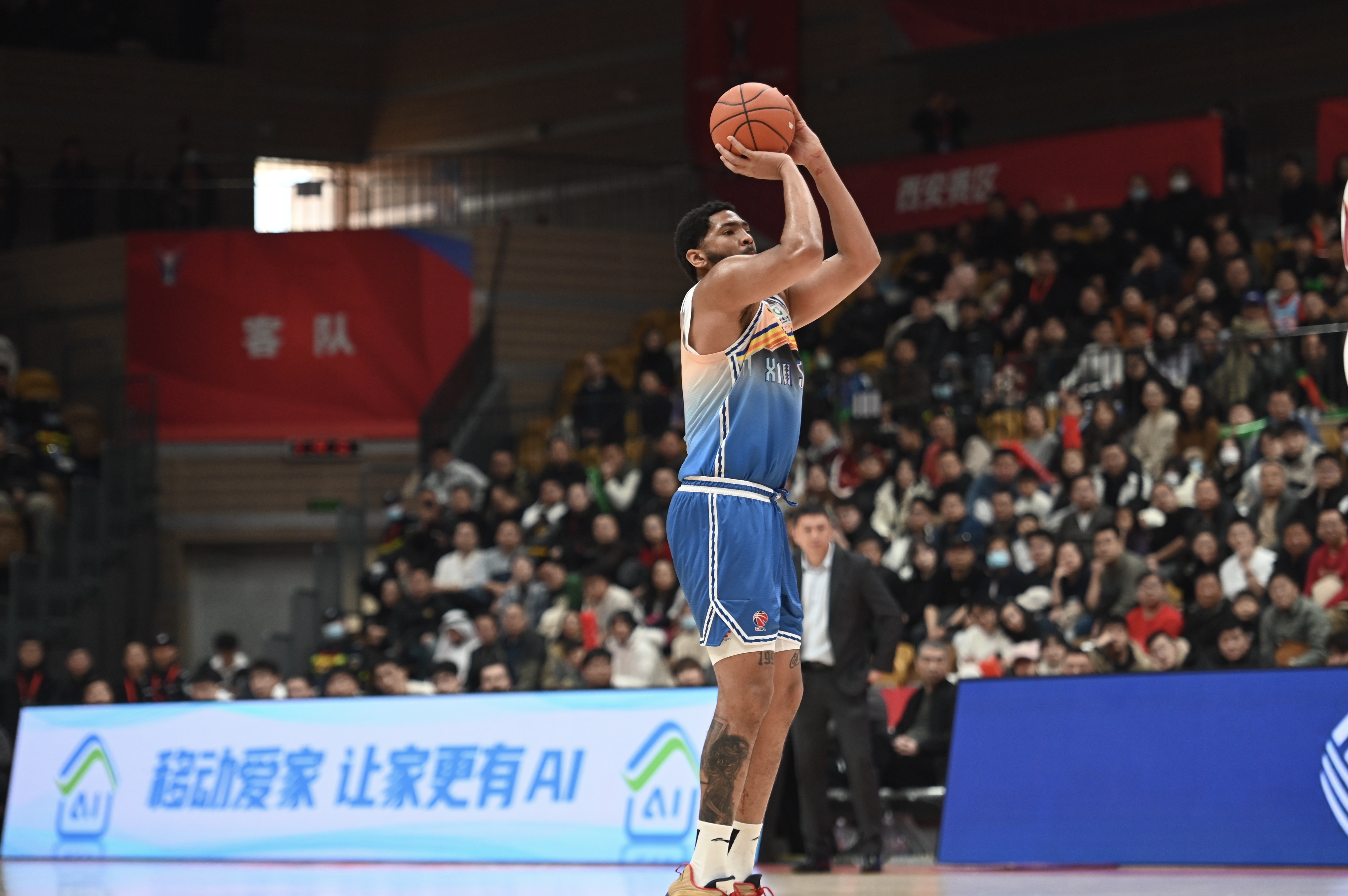 记者:新疆队将向CBA公司上报劳森的优先续约权