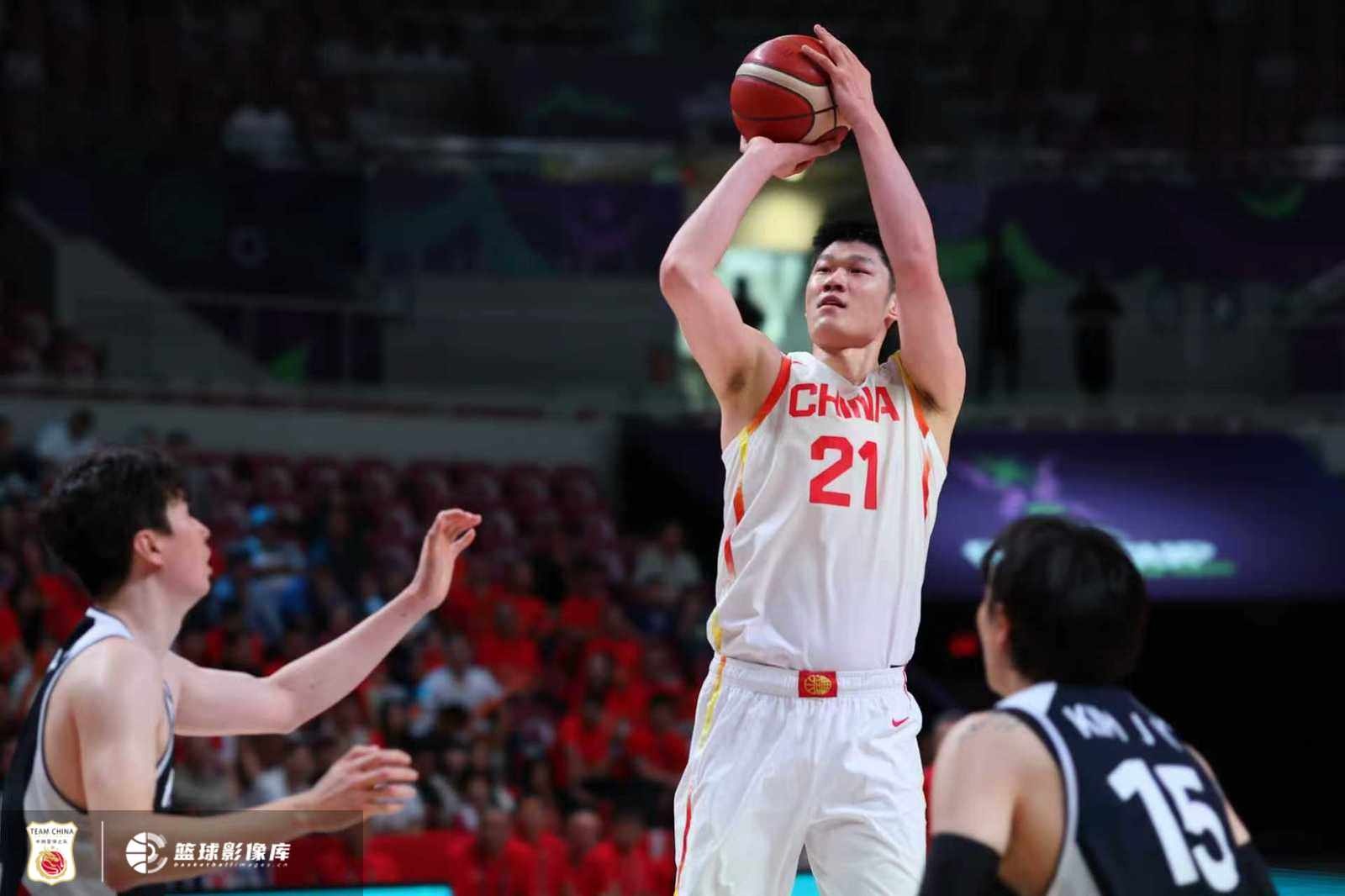🥹胡金秋哽咽:看完《南京照相馆》感觉该为中国奉献 我爱中国