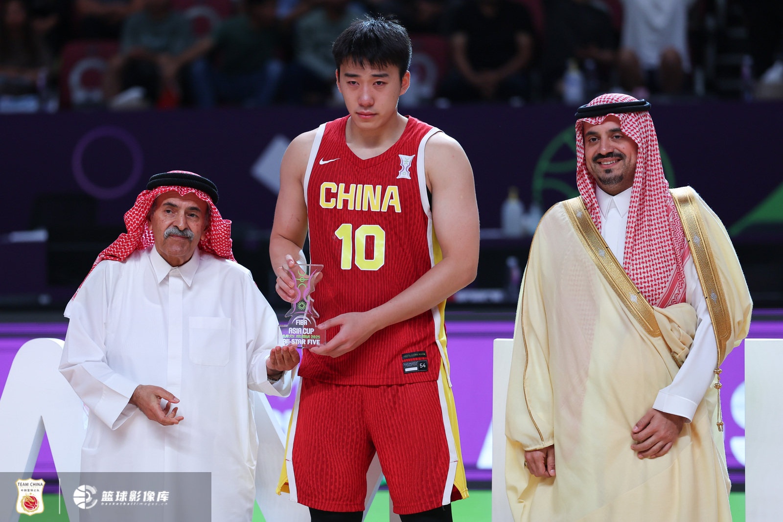 媒体人:后仰金鸡独立成王俊杰招牌动作 亚洲杯对他自信提升巨大